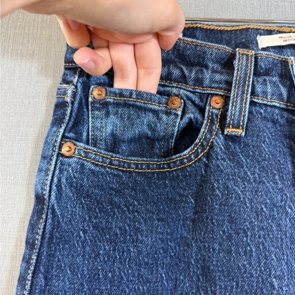 Levi’s Wedgie Straight Ankle Dark Wash Jeans - Picture 5 of 14